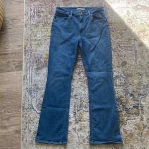 Levi's Women's 725 High Rise Bootcut Jeans